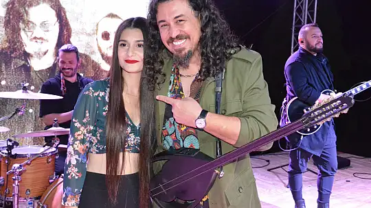 Emet Belediyesi Cumhuriyet Bayramı Haftasında Gençleri Konserde Buluşturdu