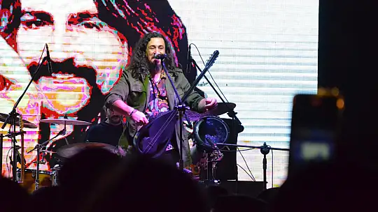 Emet Belediyesi Cumhuriyet Bayramı Haftasında Gençleri Konserde Buluşturdu