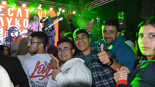 Emet Belediyesi Cumhuriyet Bayramı Haftasında Gençleri Konserde Buluşturdu