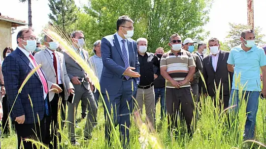 Vali Çelik'ten Bir Günde 13 Köy Gezisi