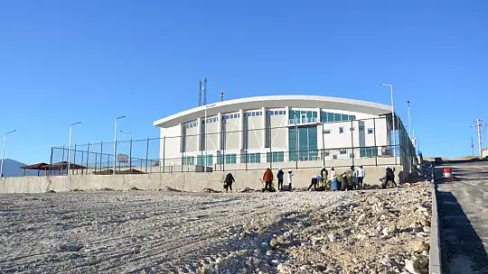 Gençlik Merkezini Gençler Yeşertecek