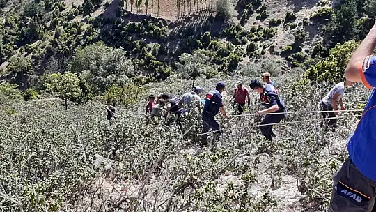 Uçuruma Yuvarlanan Çobanı Afad Ve Jandarma Kurtardı