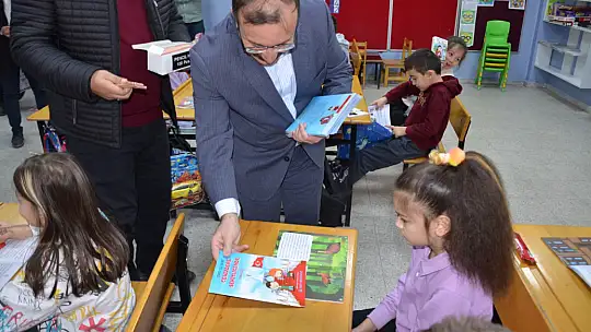 Emet Belediyesinden 100.Yılda Çocuklarımıza Anlamlı Hediye