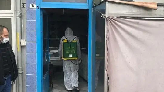 Emet Belediyesi Resmi Kurum ve İşyerlerini Dezenfekteye Devam Ediyor