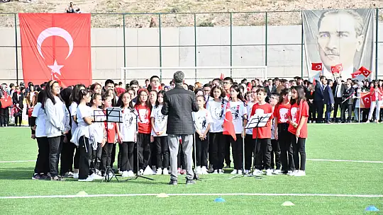 Gazi Emet'te 100. Coşkusu