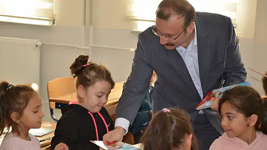 Emet Belediyesinden 100.Yılda Çocuklarımıza Anlamlı Hediye