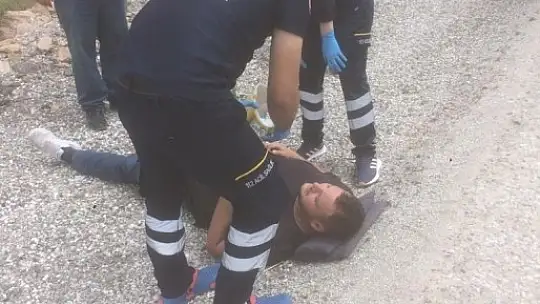 Mıcıra Kaptırdığı Araçla Taklalar Atarak Tarlaya Uçtu