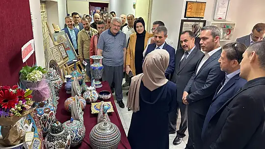 Emet Halk Eğitim 261 Kursta 5835 Kursiyere Belge Verdi