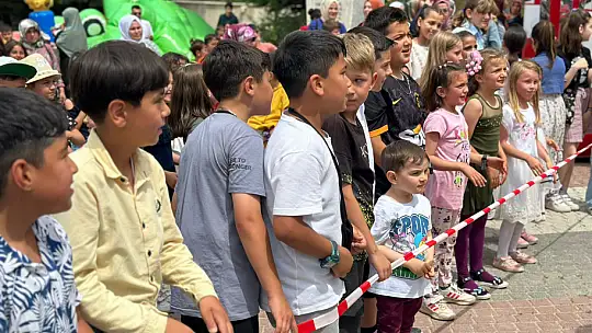 Karne Sevincini Belediye Karne Şenliği İle Kutladılar