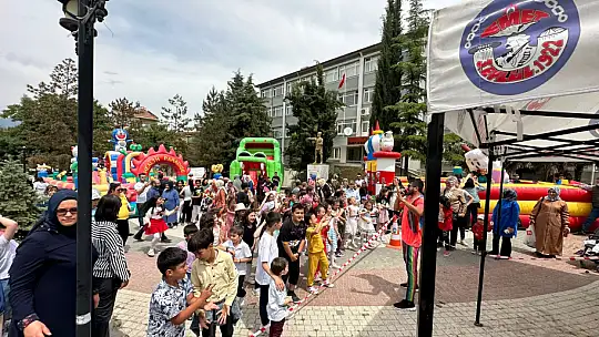 Karne Sevincini Belediye Karne Şenliği İle Kutladılar
