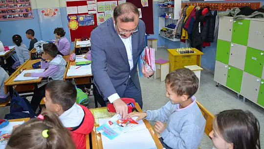 Emet Belediyesinden 100.Yılda Çocuklarımıza Anlamlı Hediye