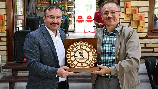 Emet Belediyesinden Emekli Personel Onure Edildi