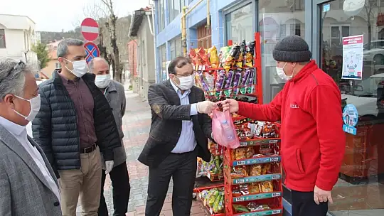 Emet Esnaf Odasından Tüm Esnaflara Maske Ve eldiven