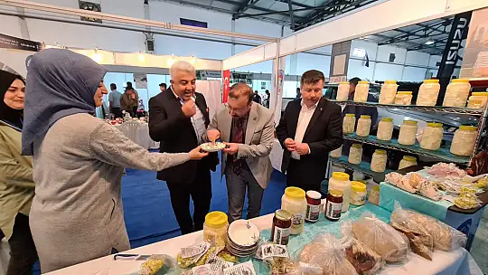 Kütahya Tarım Fuarı açılırken Emet Fuarda yerini aldı