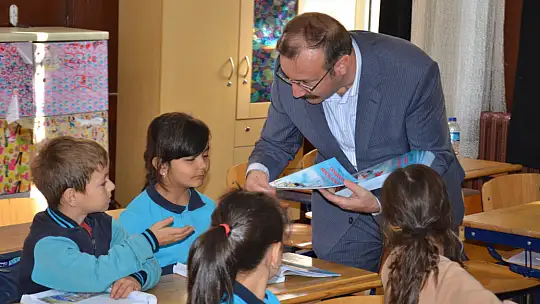 Emet Belediyesinden 100.Yılda Çocuklarımıza Anlamlı Hediye