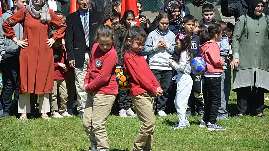 Emet'te Bayram 23 Nisan Coşkusu İle Devam Etti