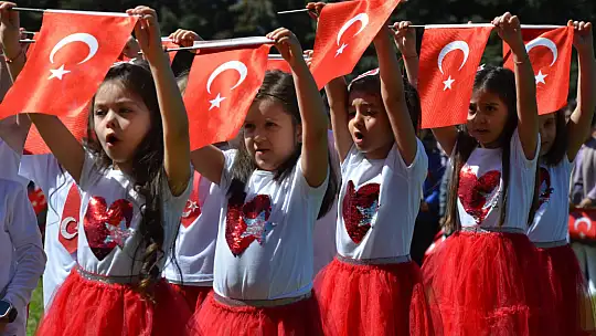 Emet'te Bayram 23 Nisan Coşkusu İle Devam Etti