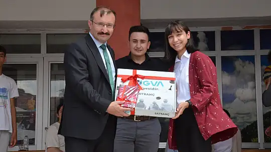 'Kudüs'te Bir Sabah'ı Kağıtlara döken Öğrencilere Tügva'dan Ödül