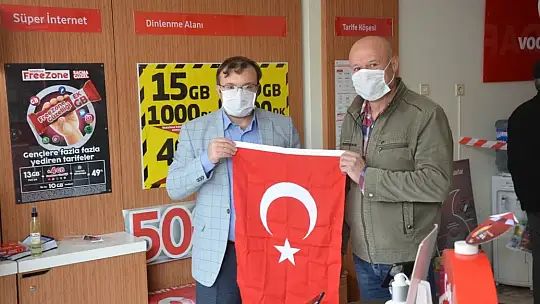 Ulusal Egemenliğin 100.Yılında Emet Belediyesinden Tüm Esnaflara Bayrak