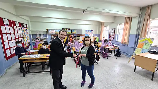 8 Mart'ta Emet'te Çiçekler Açtı