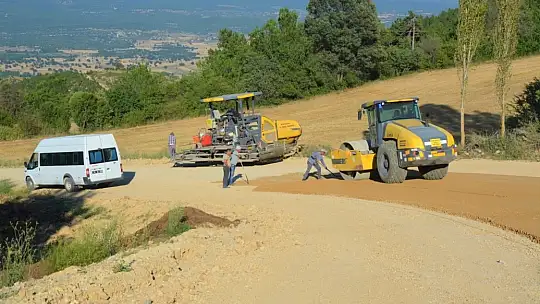 Göncekte Sıcak Asfalt Çalışmaları Başladı
