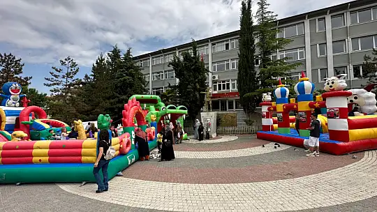 Karne Sevincini Belediye Karne Şenliği İle Kutladılar