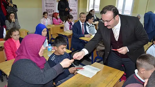 Emet'te Kitap Kampanyasına Yoğun Katılım Sürüyor
