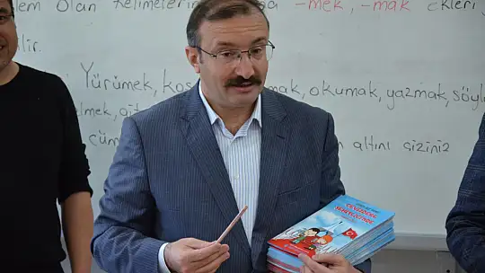 Emet Belediyesinden 100.Yılda Çocuklarımıza Anlamlı Hediye