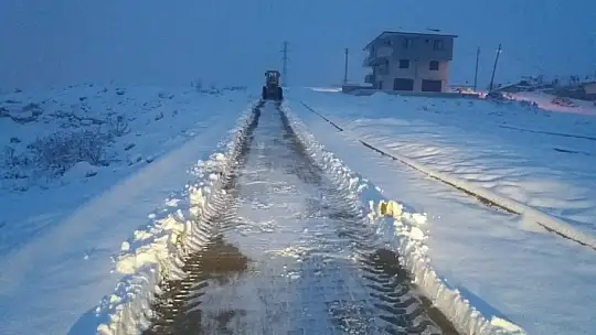 Emet'te Yoğun Kar Yağışı Tüm Ekipleri Alarma Geçirdi