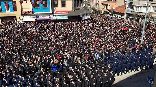 Şehidimizi 20 Bin Kişi Uğurladı