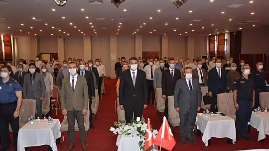 Vali Çelik'ten Muhtarlara Covid-19 Uyarısı