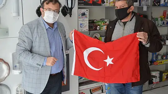 Ulusal Egemenliğin 100.Yılında Emet Belediyesinden Tüm Esnaflara Bayrak