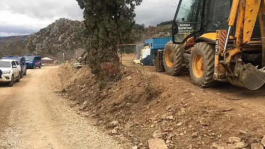 Kepçe Operatörünü Ecel Direksiyon Başında Yakaladı