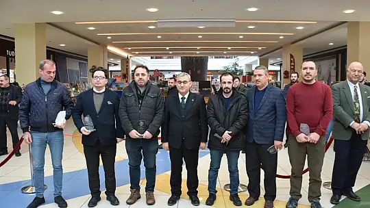 10 Ocakta Protokol Çalışan Gazeteciler İçin Fotoğraf Maiknalarının Başına Geçti