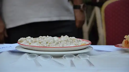 Gürpınarda Çıkan Yangında 2 Katlı Ev Yandı