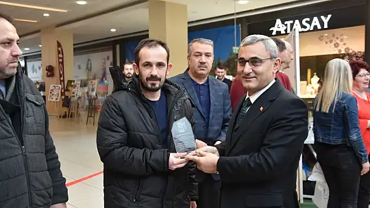 10 Ocakta Protokol Çalışan Gazeteciler İçin Fotoğraf Maiknalarının Başına Geçti