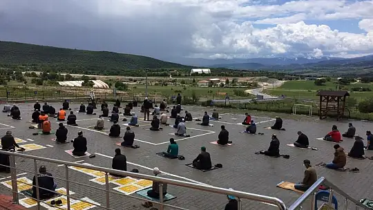 Emet İlçesinde Fetih Gününde 10 Hafta Sonra İlk Cuma Namazı
