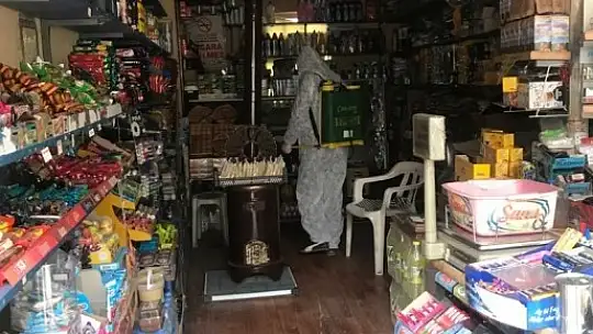 Emet Belediyesi Resmi Kurum ve İşyerlerini Dezenfekteye Devam Ediyor