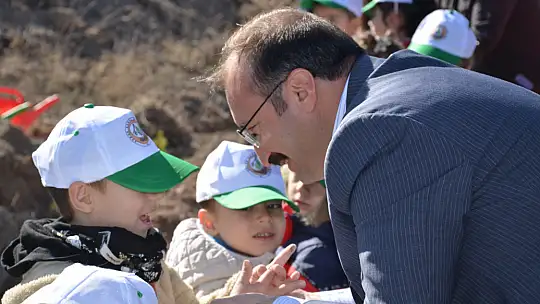 11 Kasım Fidan Dikim Gününde Emet'e 12 Bin Fidan