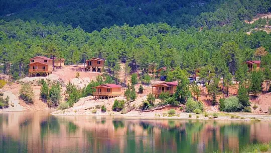 Yeniceköy Gölet Bungalov Evlerinin Tamamlanması Heyecanla Bekleniyor