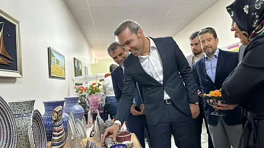 Emet Halk Eğitim 261 Kursta 5835 Kursiyere Belge Verdi