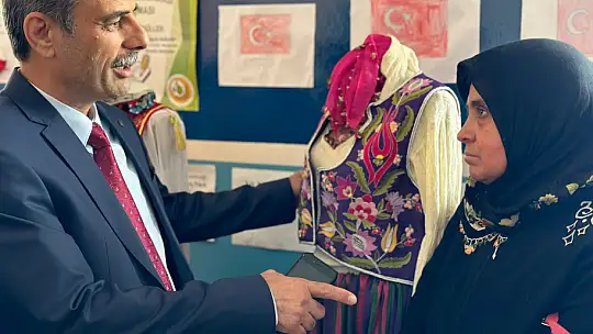 Gürpınar'da 26 Kursiyer Eserlerini Sergiledi