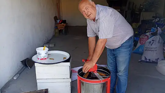 Mayısta Dağıtılan 360 Kovandan 4 Ayda 7 Ton Bal Elde Edildi