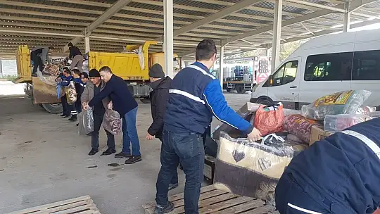 Deprem Mağdurları İçin Toplanan Yardımlar AFAD'a Ulaştırıldı