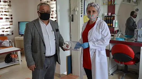 Emet Belediyesinden Berber Ve Kuaförlere UV Sterilize Makinaları
