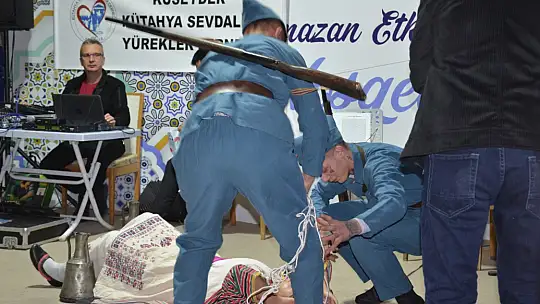 Kütahya Germiyan Sokağında Gazi Emet Gecesi
