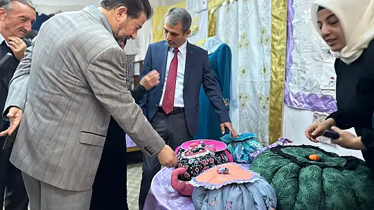 Gürpınar'da 26 Kursiyer Eserlerini Sergiledi