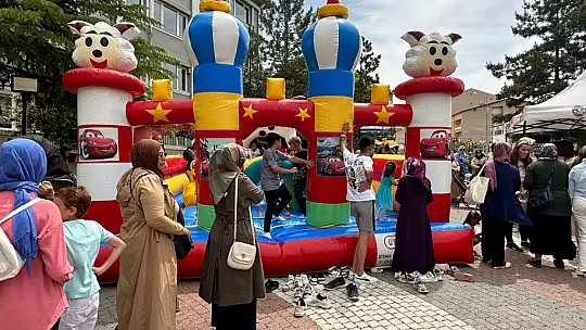 Karne Sevincini Belediye Karne Şenliği İle Kutladılar