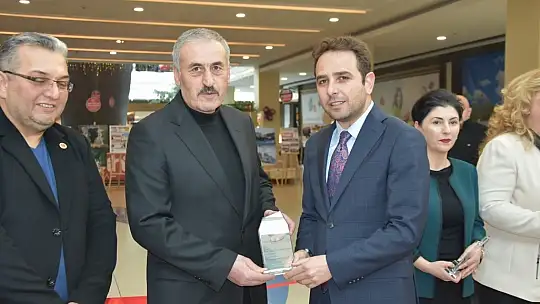 10 Ocakta Protokol Çalışan Gazeteciler İçin Fotoğraf Maiknalarının Başına Geçti