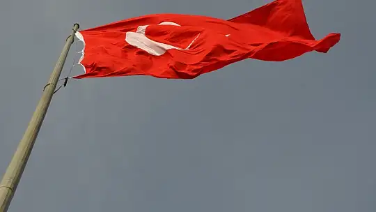 19 Mayısta Emet Bayrak Tepeye 101 M2'lik Dev Türk Bayrağı